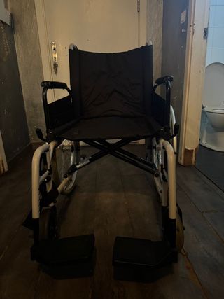 Se venden sillas de ruedas