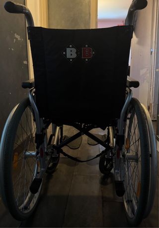 Se venden sillas de ruedas