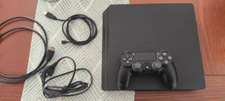 PlayStation 4 Slim Negra
