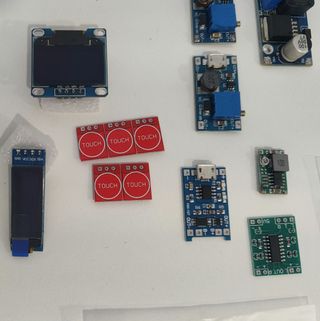 Placa Arduino con componentes