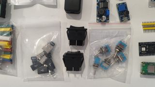 Placa Arduino con componentes