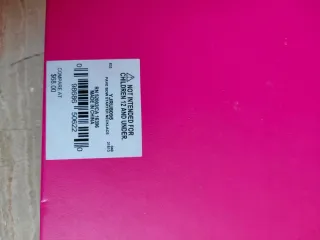 Collar metálico con colgante de lazo nuevo