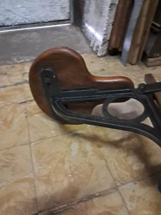 Taburete Industrial Madera y Metal Regulable