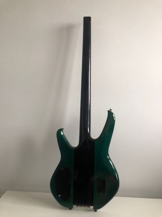 Bajo eléctrico Washburn Status