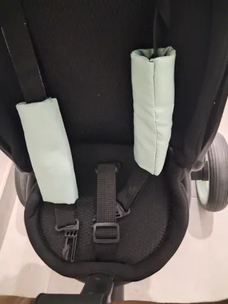 Triciclo para bebé con capota