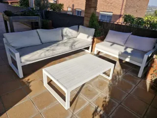 Conjunto Muebles Jardín Sofá y Mesa