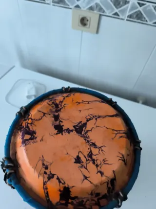 Tambor decorado con cuerdas