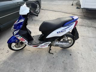 Yamaha Jog RR Scooter Azul y Blanco