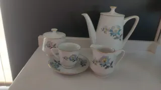 Juego de café de  6 tazas de porcelana con flores