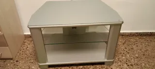 Mesa TV cristal y metal plateado