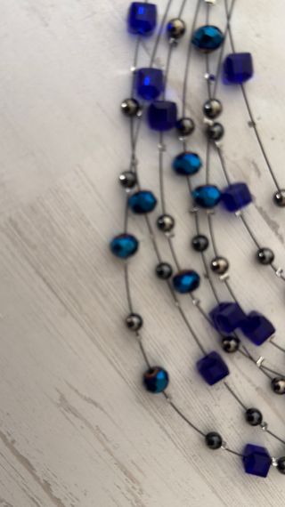 Collar y pendientes azules