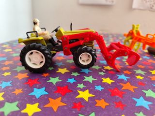 Tractor de juguete