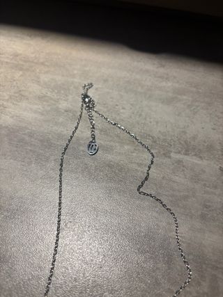 Collana con pendente cerchio effetto oro