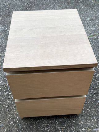 Mesitas de noche Ikea madera