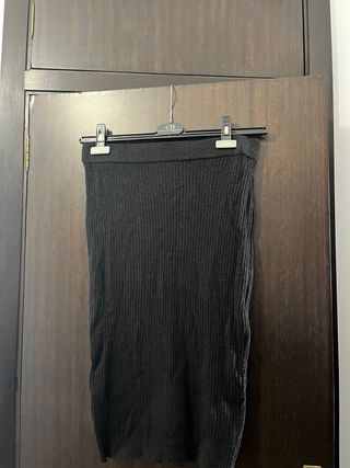 Falda tubo negra talla M