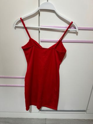Vestido Bershka rojo niña muy corto