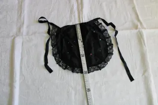 Delantal negro para traje regional o disfraz
