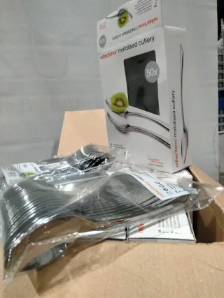 Cubiertos metalizados de plástico EUREKA 400unidad