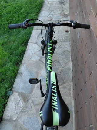 Bicicleta Moondraker Finalist 24