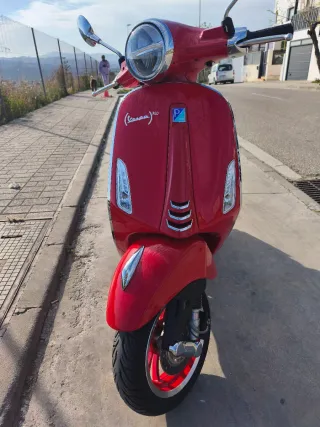Vespa Primavera RED 125