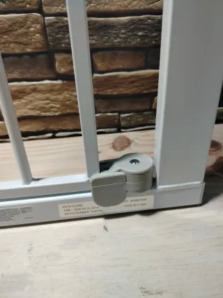 Safety 1st AUTO CLOSE Puerta de seguridad 73-80 cm