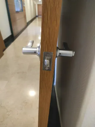 Puerta de madera para casa