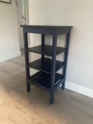 Mueble de almacenaje de madera azul
