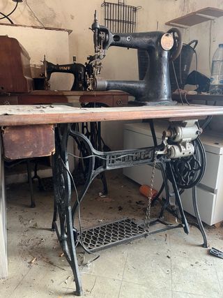 Máquina de coser antigua