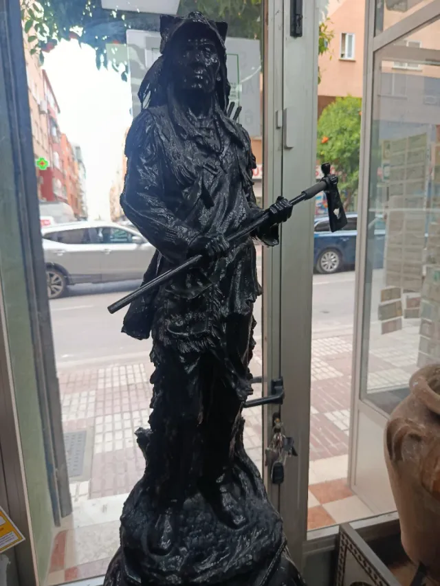 Escultura Nativo Americano Grande