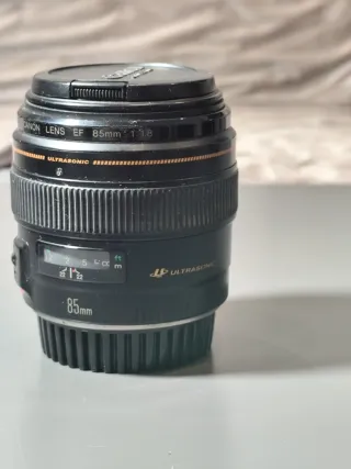 Canon EOS 6D Full Frame + EF 85mm f/1.8