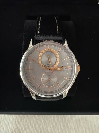 Reloj Lotus Esfera Gris y Correa Negra