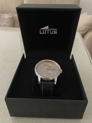 Reloj Lotus Esfera Gris y Correa Negra