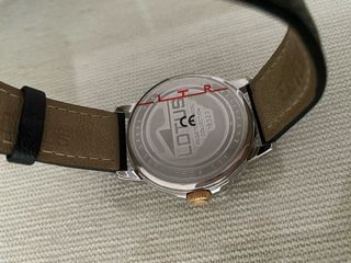 Reloj Lotus Esfera Gris y Correa Negra