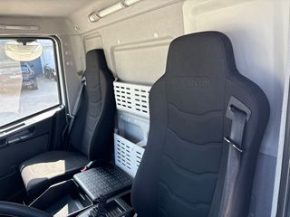 Camion rigido Iveco Eurocargo 120E21 2020