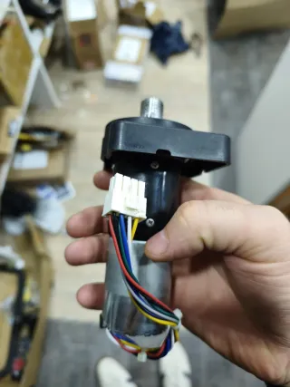 Motor cortacésped con cables