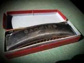 Armónica Antigua con Caja Original