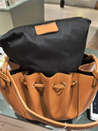 Bolso de piel marrón