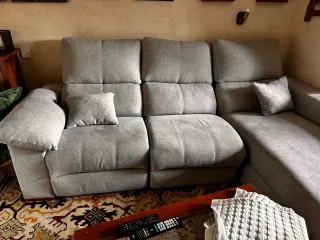 Sofá modular eléctrico gris almacenaje y cheslong