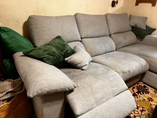 Sofá modular eléctrico gris almacenaje y cheslong