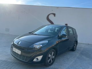 Renault Grand Scenic 1.5 DCI 105 cv