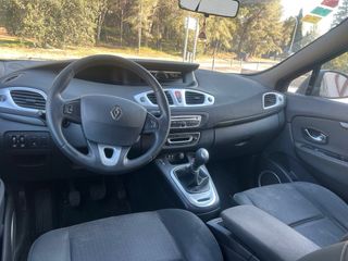 Renault Grand Scenic 1.5 DCI 105 cv