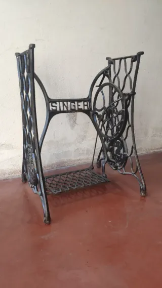 SINGER. PATAS DE MAQUINA DE COSER ANTIGUA.