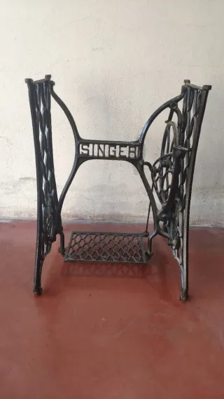SINGER. PATAS DE MAQUINA DE COSER ANTIGUA.