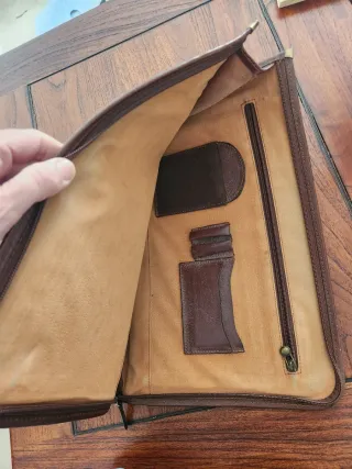 Cartera de piel tipo portafolios