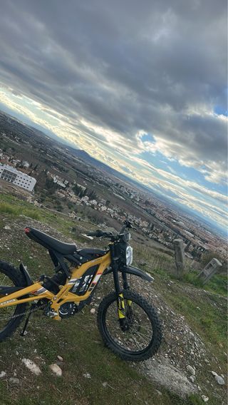 Surron Light Bee Amarilla