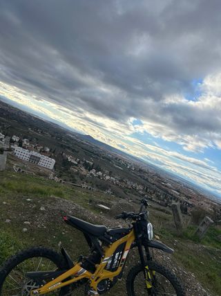 Surron Light Bee Amarilla