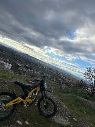 Surron Light Bee Amarilla