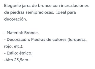 Jarra de latón con incrustaciones de piedras