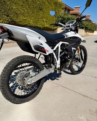 Motorhispania MHX 125