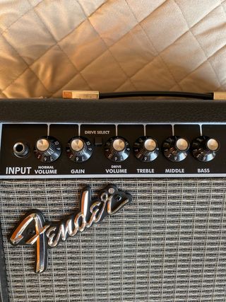 Amplificador Fender Frontman 15G